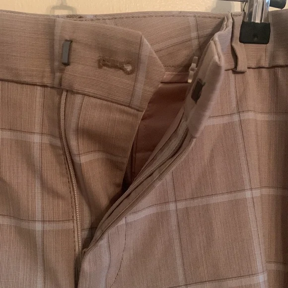 Banana Republic Logan Style Lightweight Trouser Pant - Picture 4 of 9